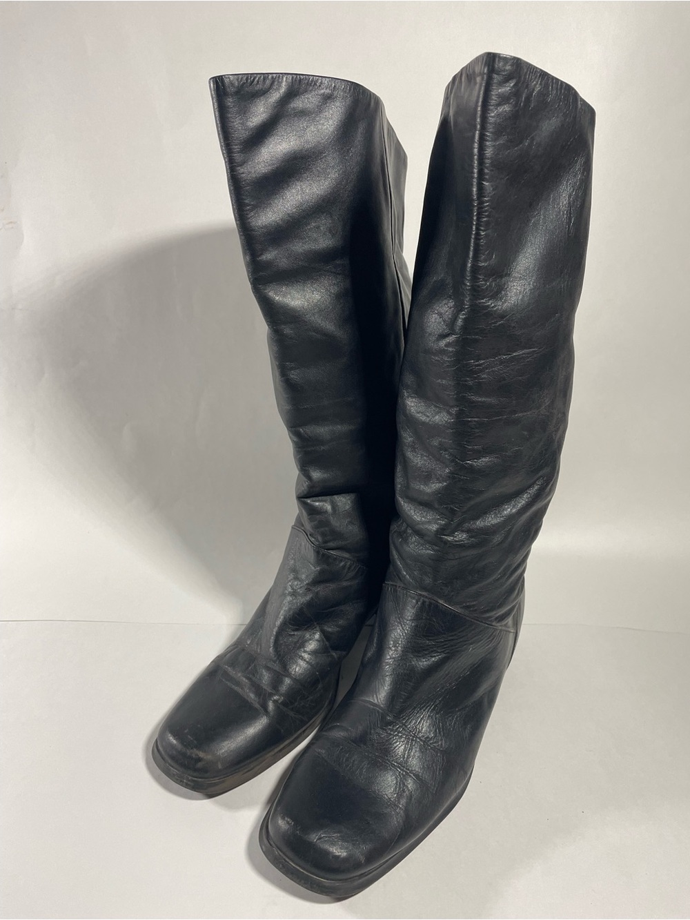 BLK LEATHER SQUARE TOE SLIP ON BOOT WOMENS SIZE 8 MEDIUM